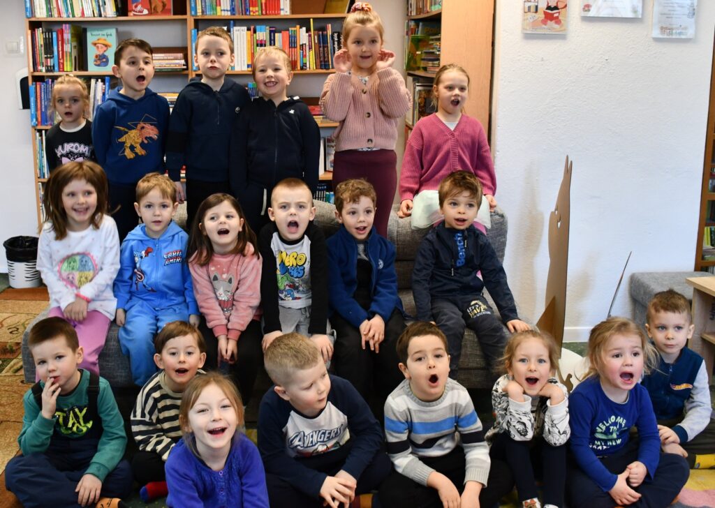 Na zdjęciu przedszkolaki.