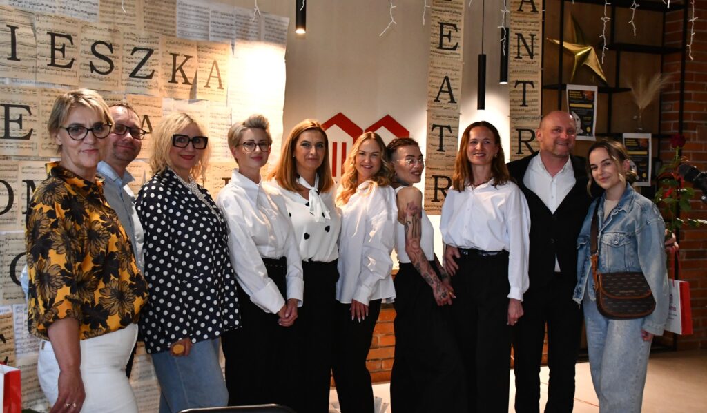 Na zdjęciu aktorzy Teatru Antrakt.